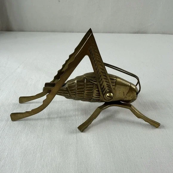 Vintage Solid Brass Cricket/Grasshopper Figurine Paperweight W/ Moveable Legs - Picture 2 of 10